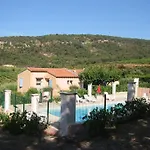 Les Oliviers