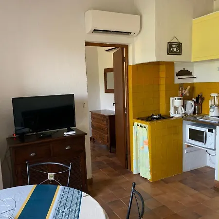 Les Oliviers Apartment