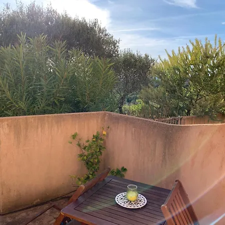 Les Oliviers Apartment